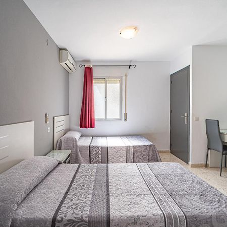 Hostal Ocana Манилва Экстерьер фото