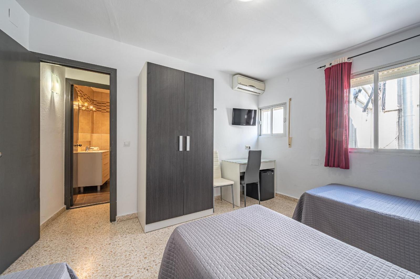 Hostal Ocana Манилва Экстерьер фото