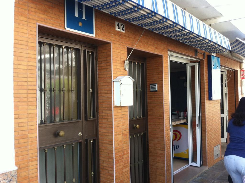 Hostal Ocana Манилва Экстерьер фото