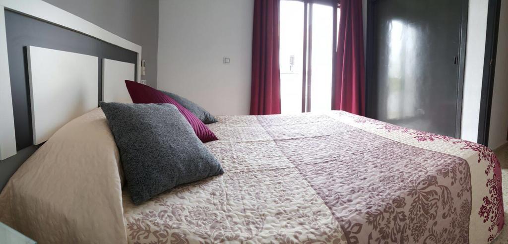 Hostal Ocana Манилва Экстерьер фото